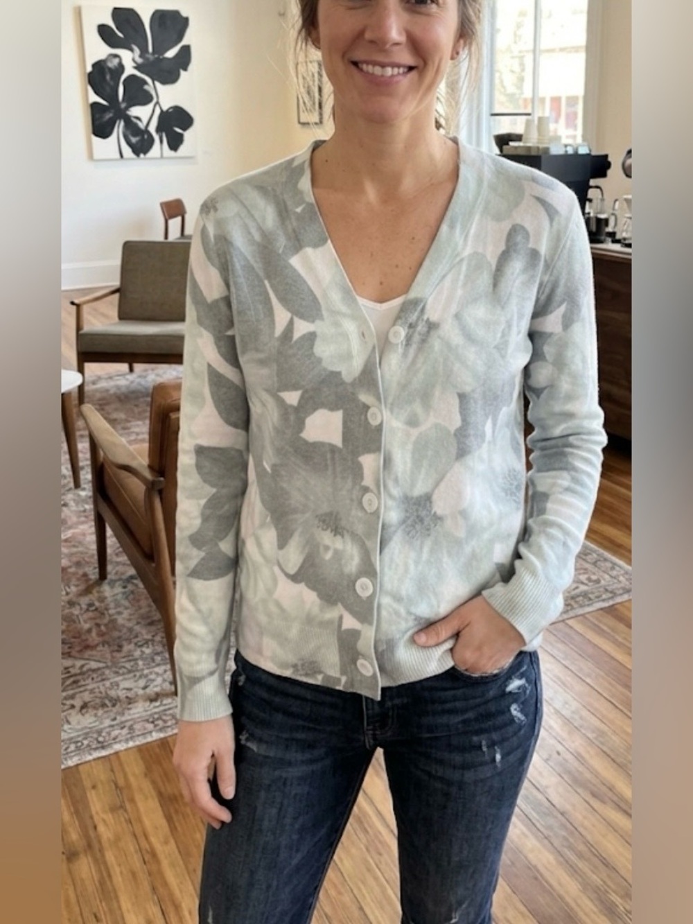 Sioni Floral Button-Front Cardigan Size Small Gray White Long Sleeve Knit